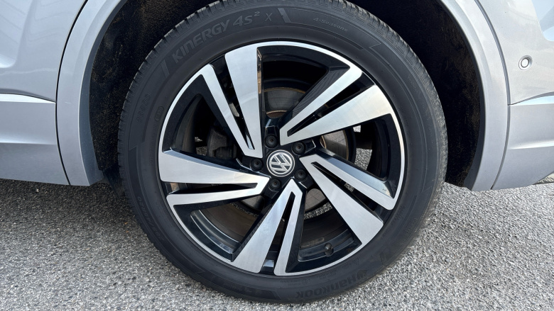 Volkswagen Touareg 3.0 V6 TDI 4Motion R-Line Tech 5dr Tip Auto Diesel Estate